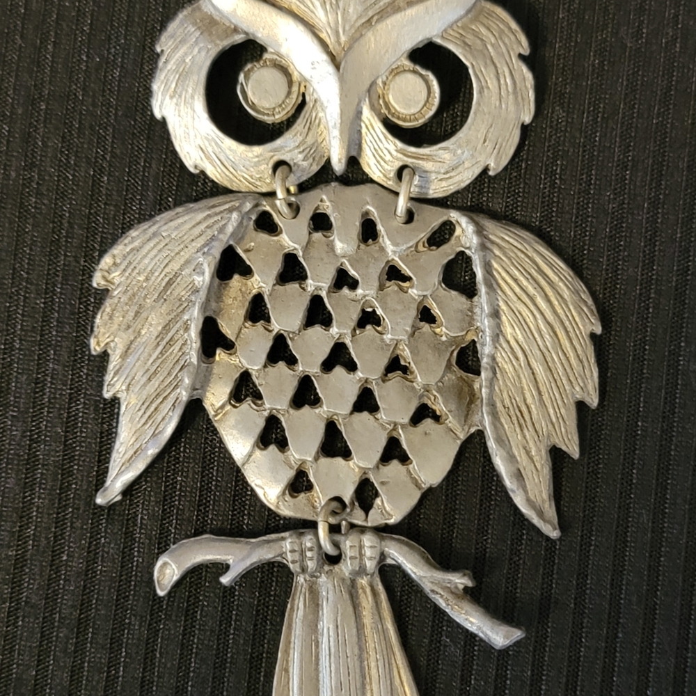 Vintage Silver/Pewter Toned Owl Pendant Necklace